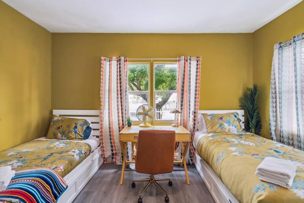New! Havana Nights Villa ! Walk To Calle Ocho! Miami Exterior foto